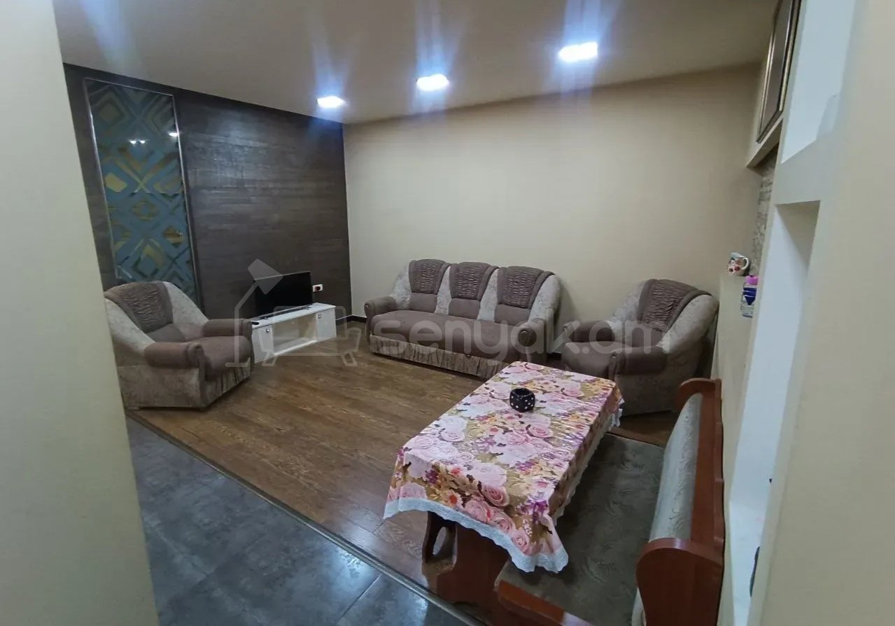 3 Սենյականոց Բնակարան Քարե Շենքում, 70քմ, 4/4 հարկ, Նորմալ Վիճակում, Կահավորված