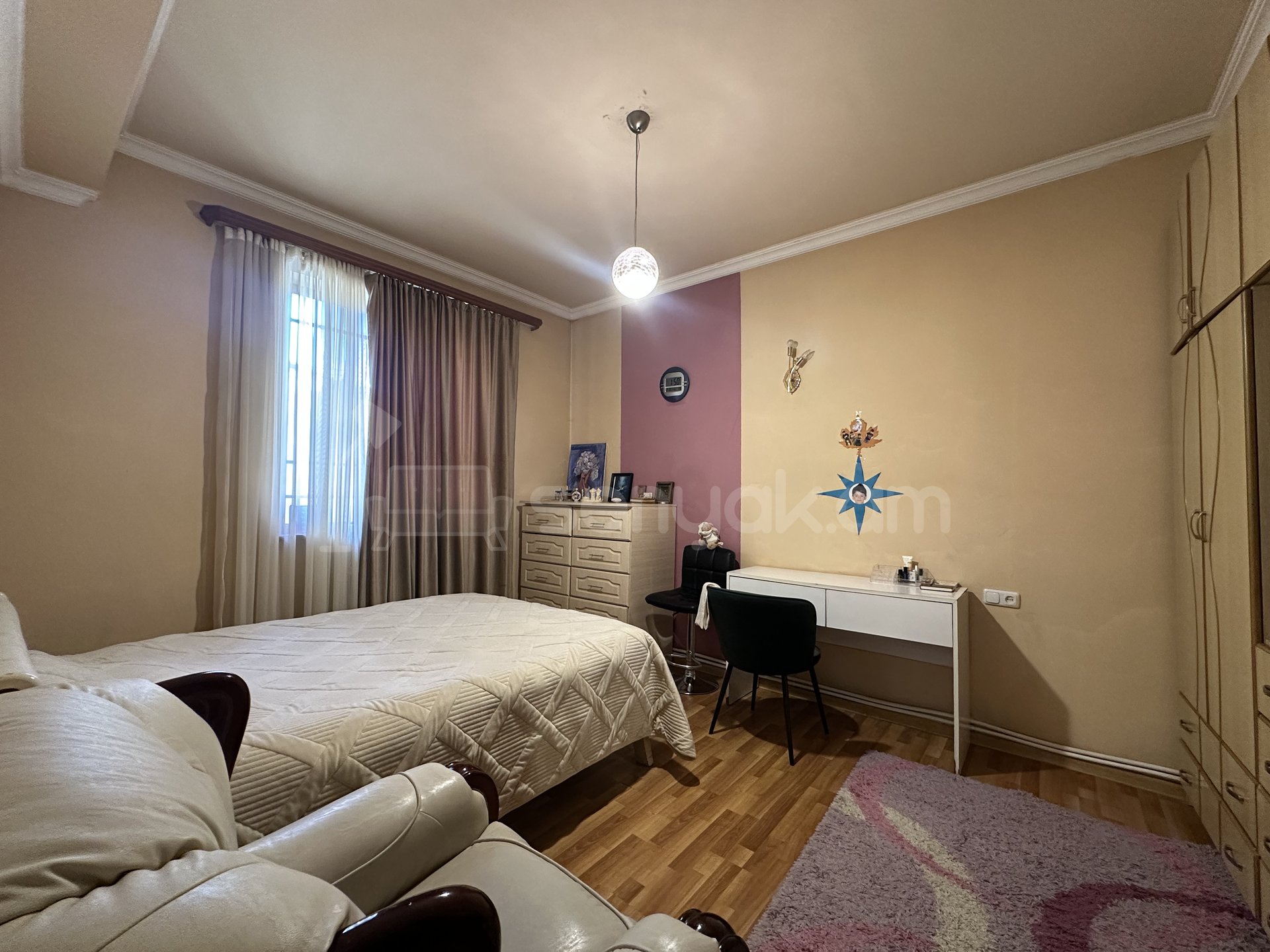 4 Սենյականոց Բնակարան Քարե Շենքում, 113քմ, 1/4 հարկ, Կապիտալ Վերանորոգված