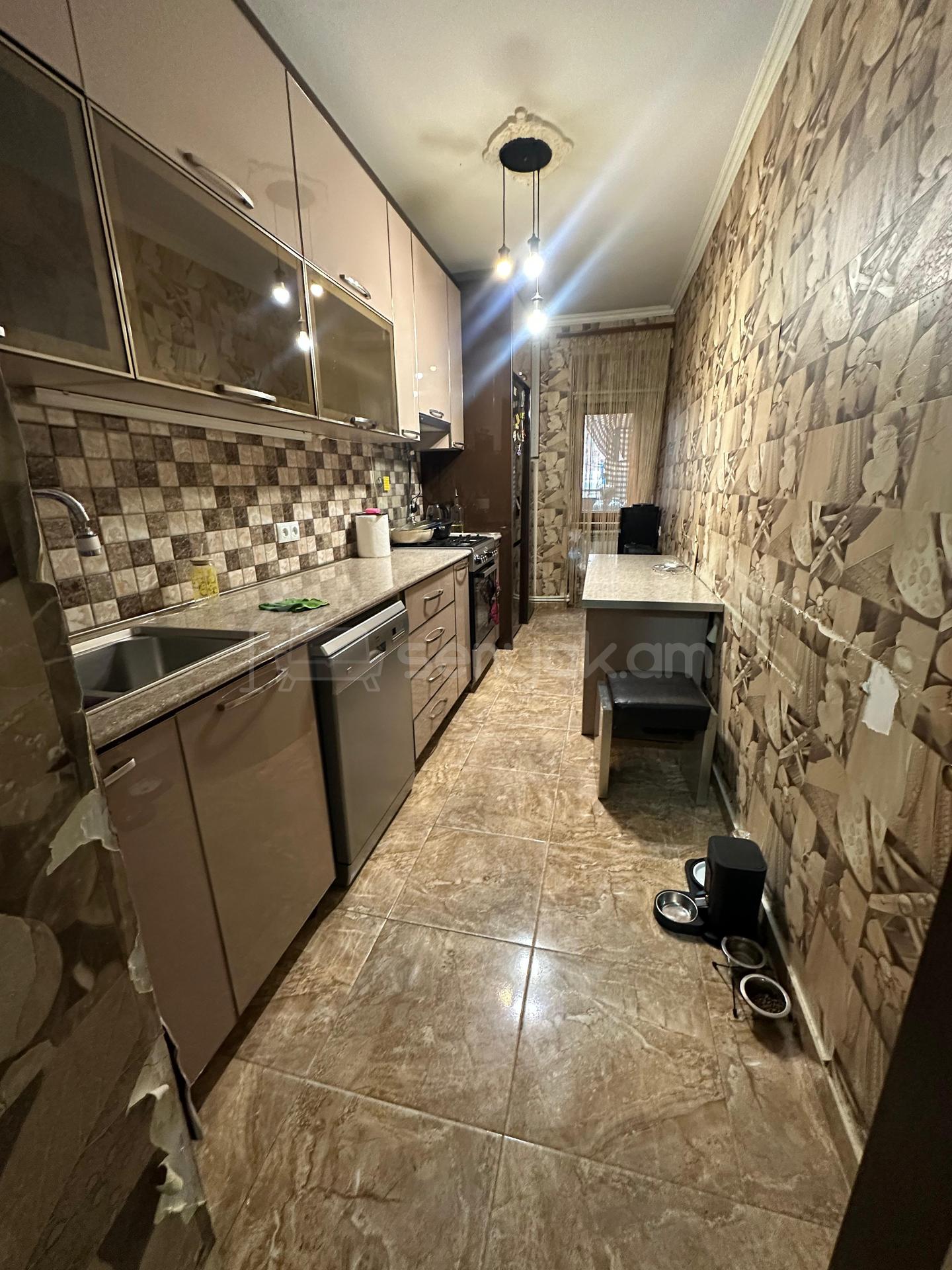 3 Սենյականոց Բնակարան, 85քմ, 1/10 հարկ, Դիզայներական Վերանորոգված