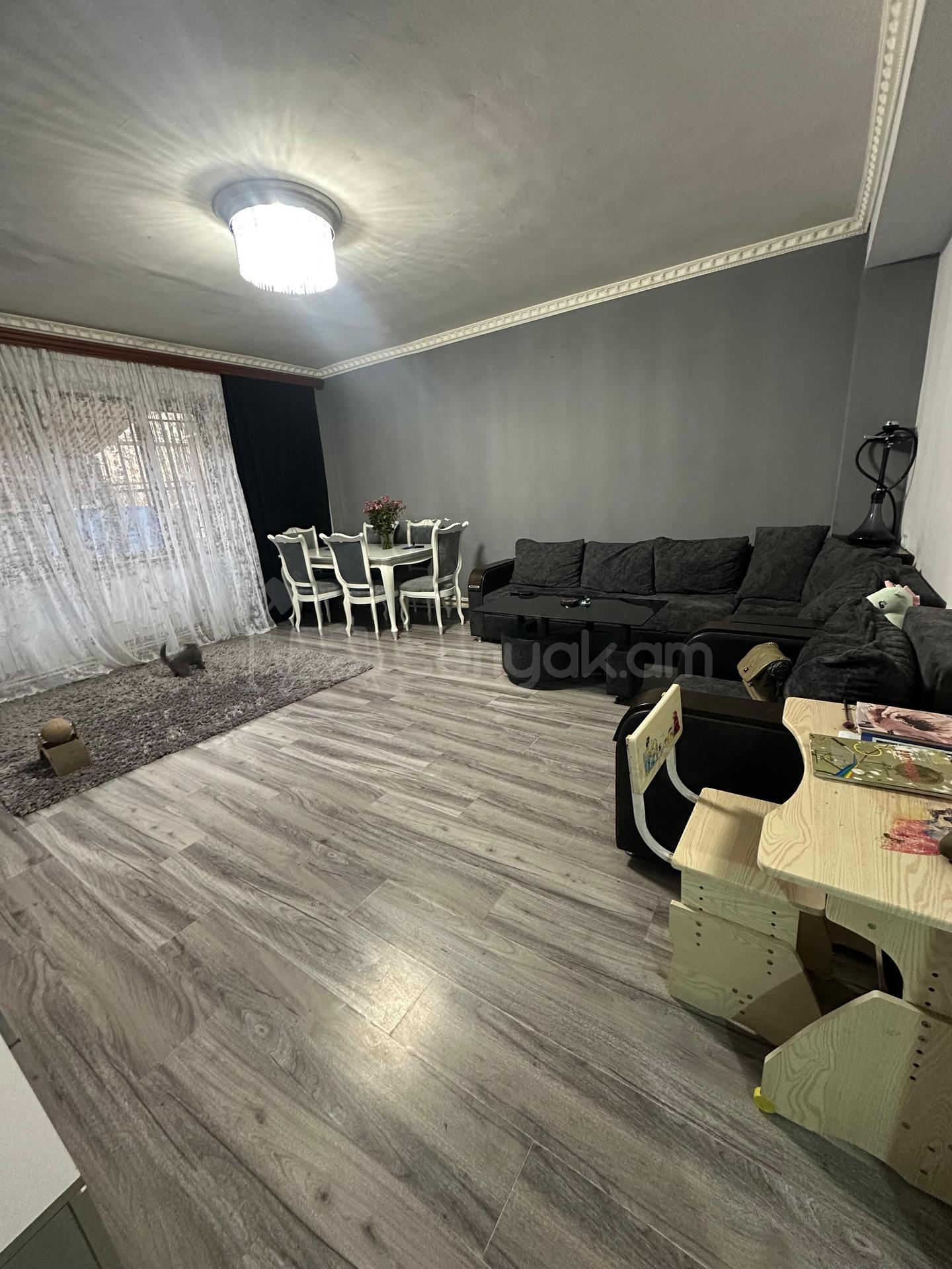 3 Սենյականոց Բնակարան, 85քմ, 1/10 հարկ, Դիզայներական Վերանորոգված