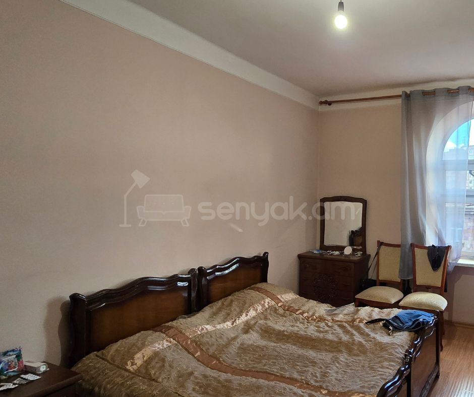 3 Սենյականոց Բնակարան Քարե Շենքում, 107քմ, 5/5 հարկ, Կոսմետիկ Վերանորոգված