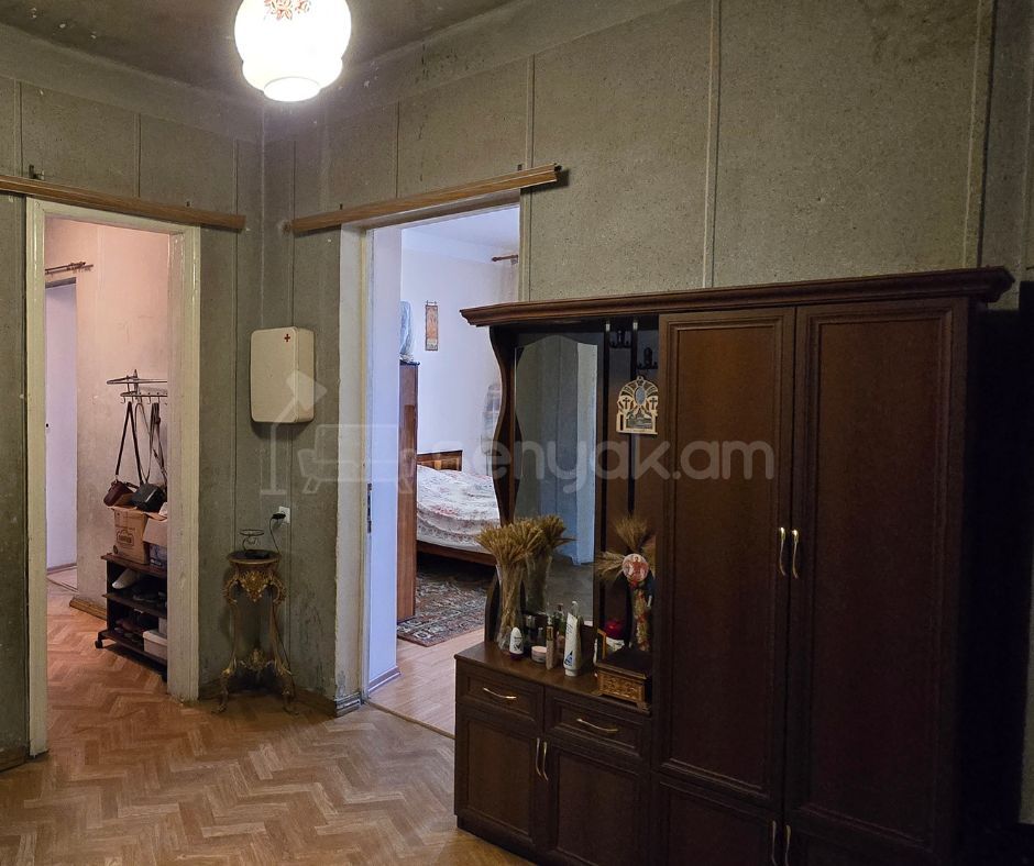 3 Սենյականոց Բնակարան Քարե Շենքում, 107քմ, 5/5 հարկ, Կոսմետիկ Վերանորոգված