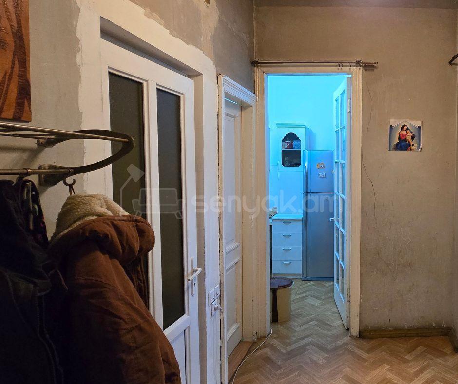 3 Սենյականոց Բնակարան Քարե Շենքում, 107քմ, 5/5 հարկ, Կոսմետիկ Վերանորոգված