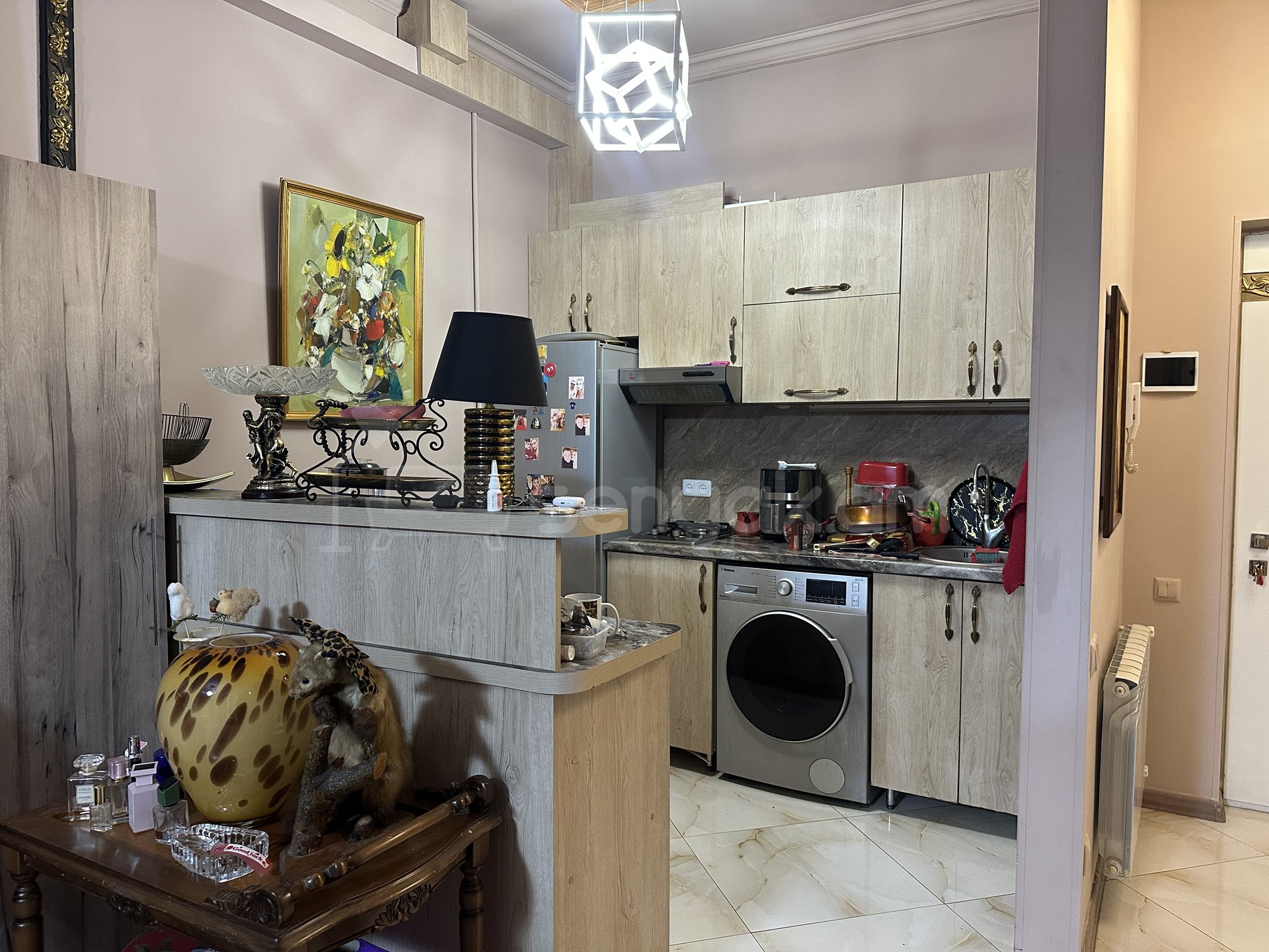 3 Սենյականոց Բնակարան Քարե Շենքում, 57քմ, 7/7 հարկ, Դիզայներական Վերանորոգված