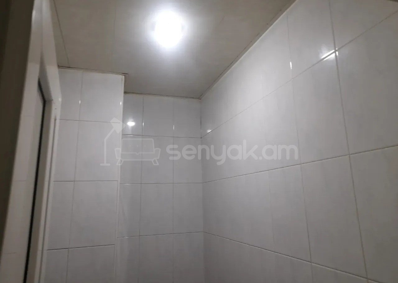 4 Սենյականոց Բնակարան Քարե Շենքում, 100քմ, 6/8 հարկ, Կոսմետիկ Վերանորոգված