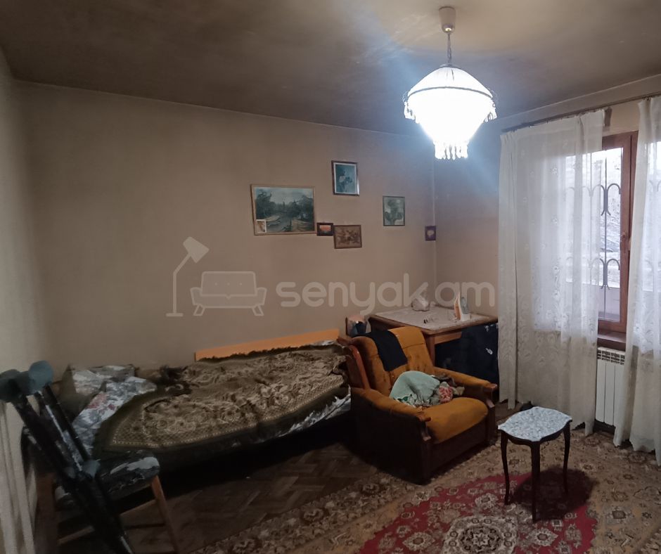 4 Սենյականոց Բնակարան Քարե Շենքում, 117քմ, 2/5 հարկ, Կոսմետիկ Վերանորոգված