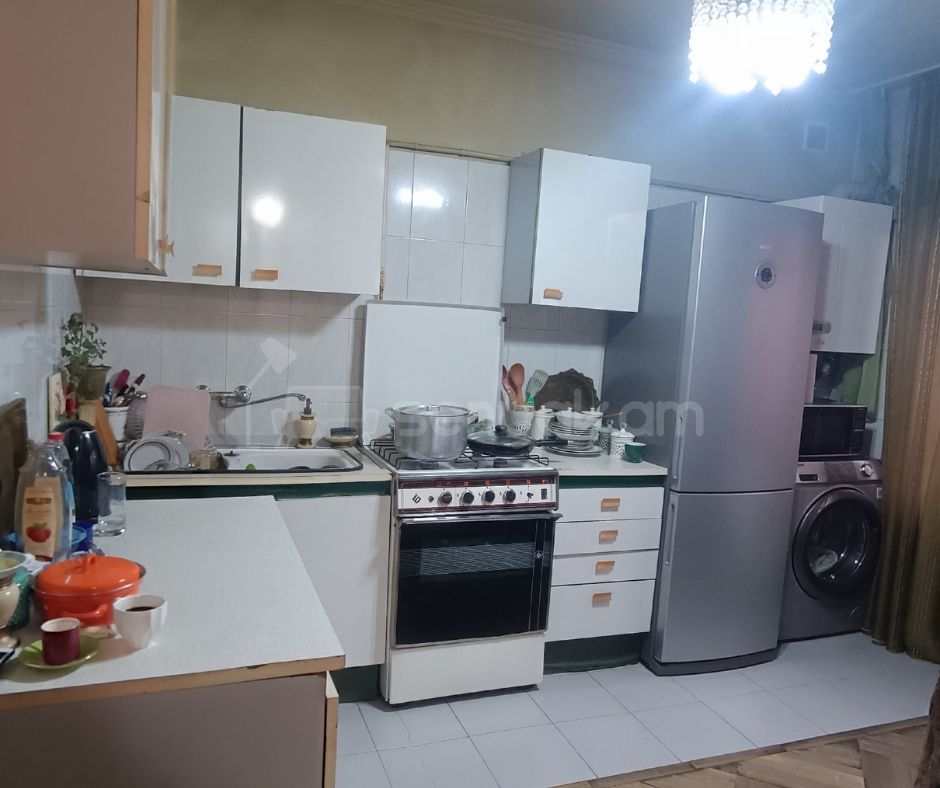 4 Սենյականոց Բնակարան Քարե Շենքում, 117քմ, 2/5 հարկ, Կոսմետիկ Վերանորոգված