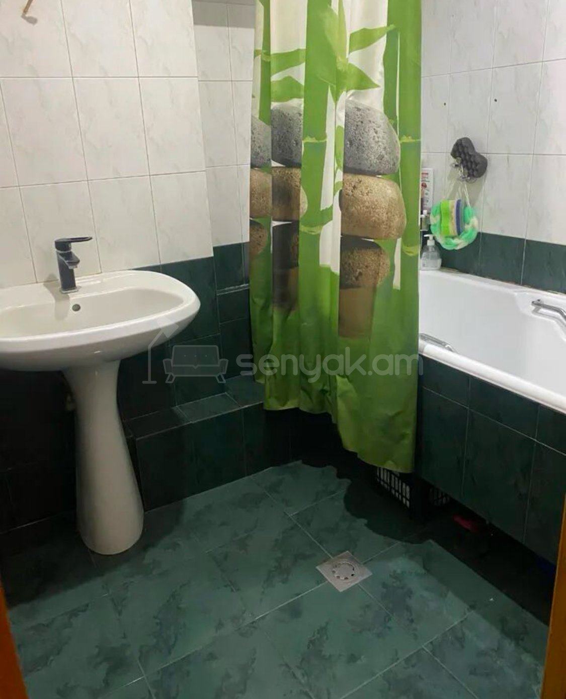 2 Սենյականոց Բնակարան Քարե Շենքում, 74քմ, 6/7 հարկ, Կապիտալ Վերանորոգված