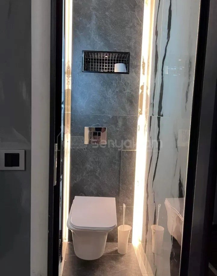 1 Սենյականոց Բնակարան Քարե Շենքում, 30քմ, 4/5 հարկ, Կապիտալ Վերանորոգված