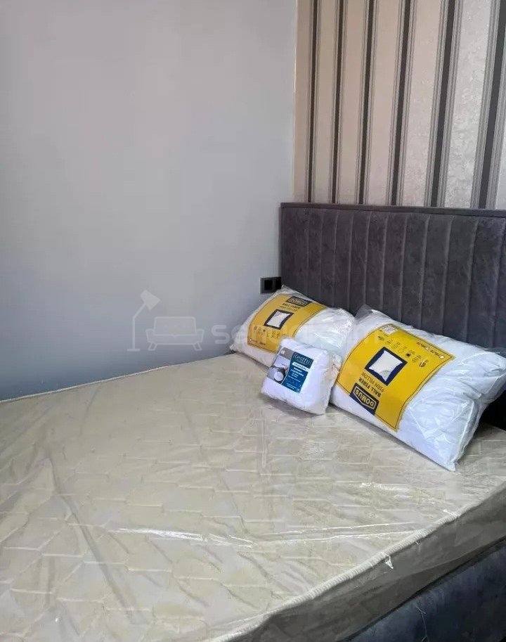 1 Սենյականոց Բնակարան Քարե Շենքում, 30քմ, 4/5 հարկ, Կապիտալ Վերանորոգված