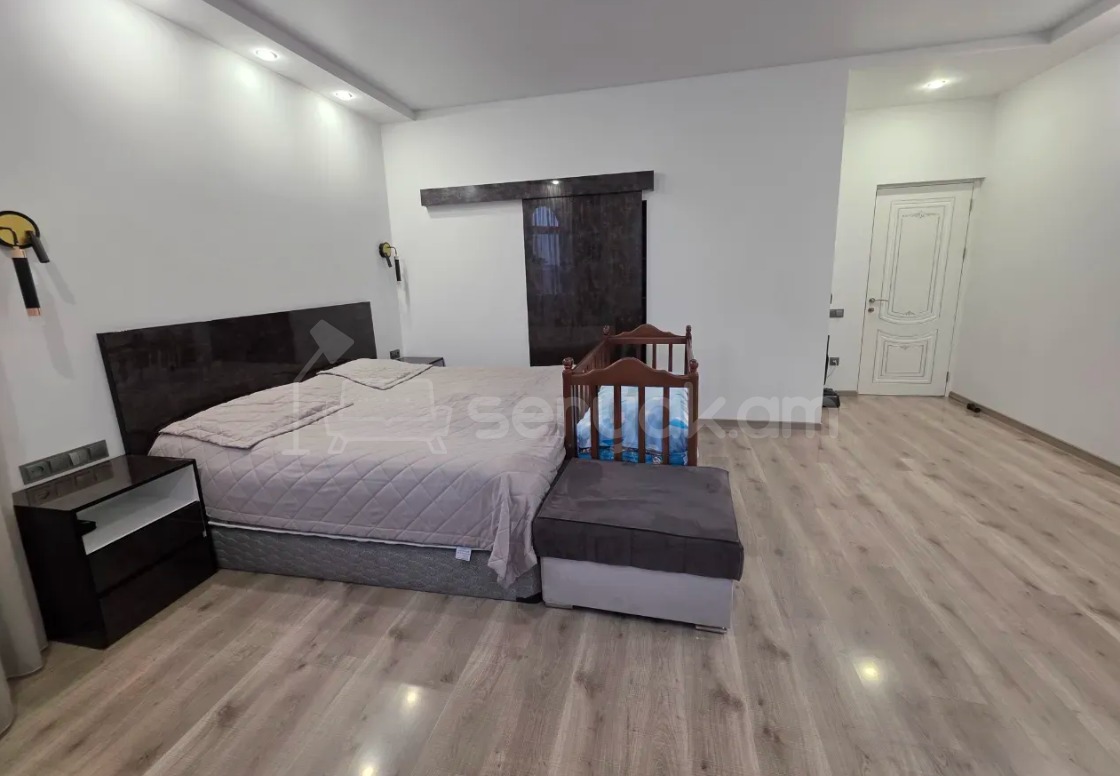 7 Սենյականոց Շքեղ Առանձնատուն, 230քմ, Ավտոտնակով