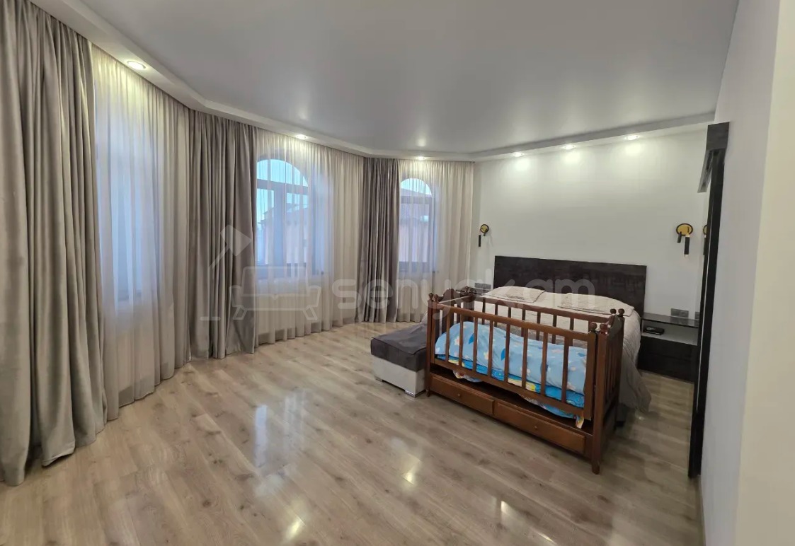 7 Սենյականոց Շքեղ Առանձնատուն, 230քմ, Ավտոտնակով