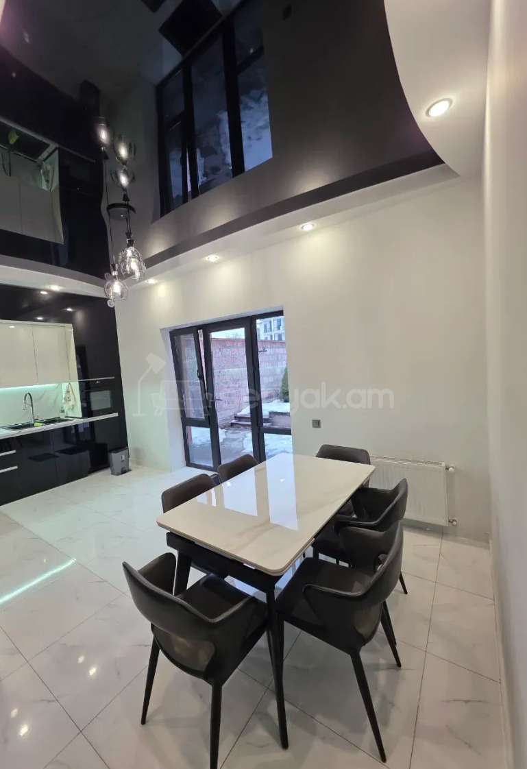 7 Սենյականոց Շքեղ Առանձնատուն, 230քմ, Ավտոտնակով