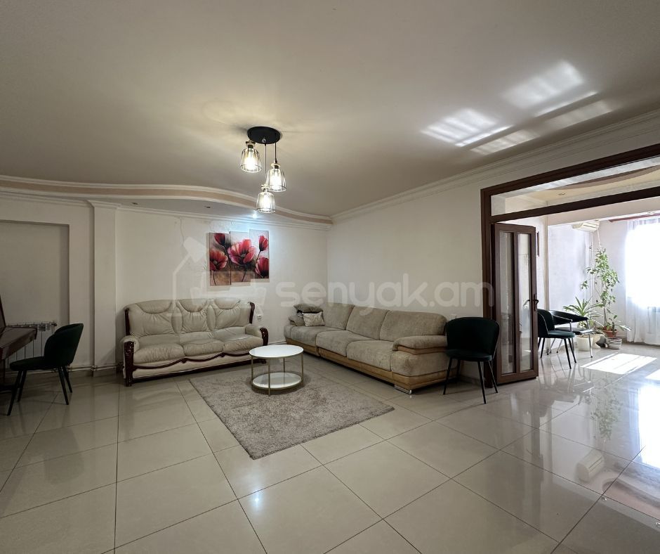 4 Սենյականոց Բնակարան Քարե Շենքում, 113քմ, 1/4 հարկ, Կապիտալ Վերանորոգված