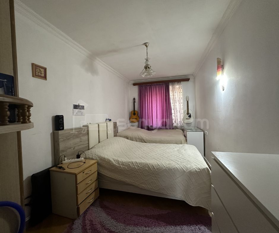 4 Սենյականոց Բնակարան Քարե Շենքում, 113քմ, 1/4 հարկ, Կապիտալ Վերանորոգված