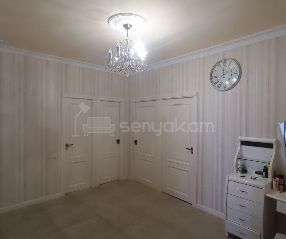 4 Սենյականոց Բնակարան Քարե Շենքում, 100քմ, 3/5 հարկ, Կոսմետիկ Վերանորոգված