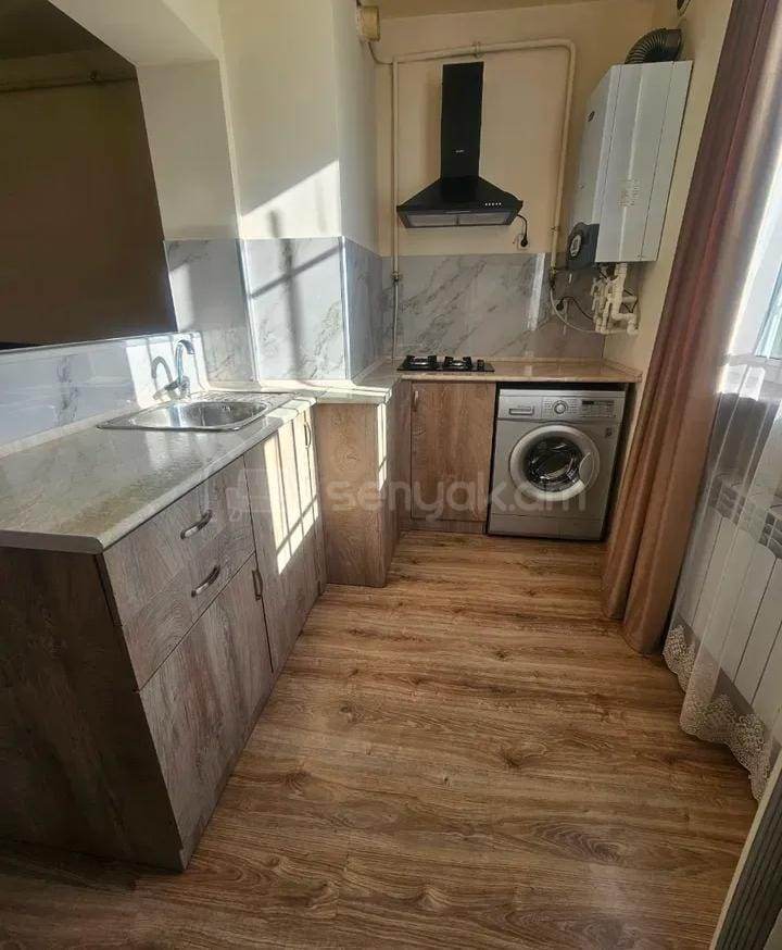 2 Սենյականոց Բնակարան Նորակառույցում, 45քմ, 1/12 հարկ, Նորմալ Վիճակում, Կահավորված, Արևկող