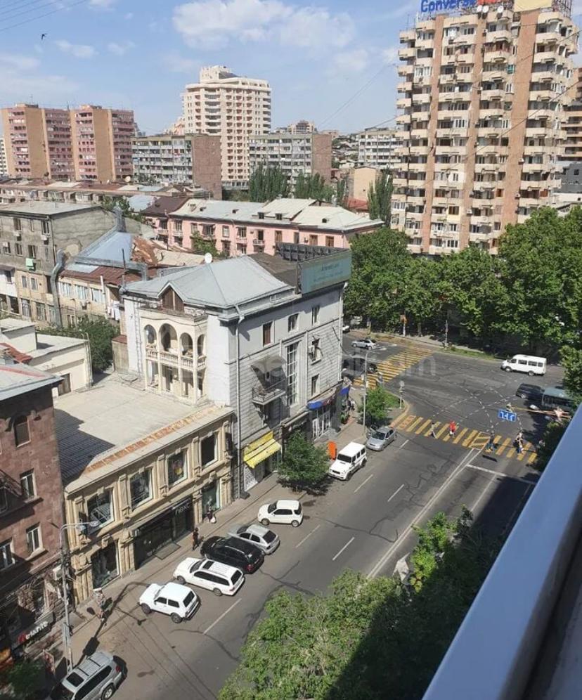 1 Սենյականոց Բնակարան, 45քմ, 9/10 հարկ, Դիզայներական Վերանորոգված, Կահավորված, Արևկող