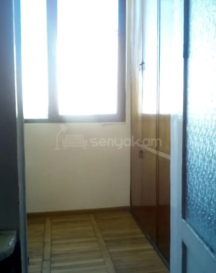 2 Սենյականոց Բնակարան Քարե Շենքում, 54քմ, 5/5 հարկ, Նորմալ Վիճակում