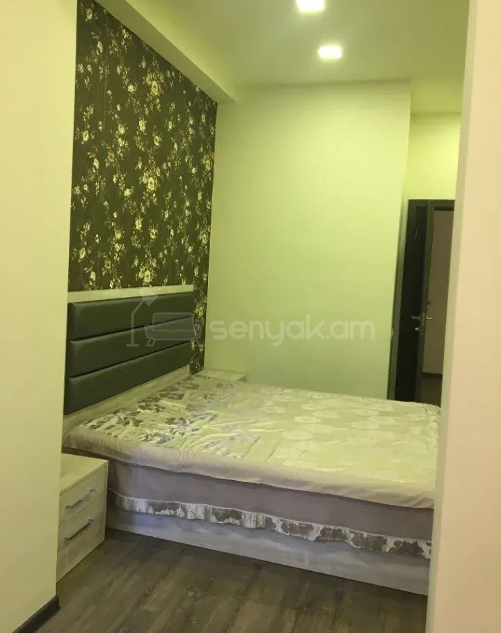 2 Սենյականոց Բնակարան Քարե Շենքում, 61քմ, 1/4 հարկ, Կապիտալ Վերանորոգված