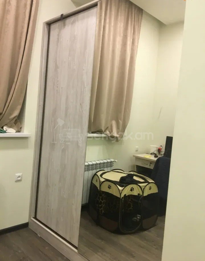 2 Սենյականոց Բնակարան Քարե Շենքում, 61քմ, 1/4 հարկ, Կապիտալ Վերանորոգված