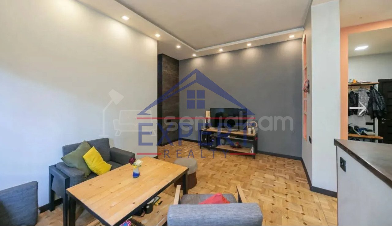 4 Սենյականոց Բնակարան Քարե Շենքում, 112քմ, 1/4 հարկ, Դիզայներական Վերանորոգված