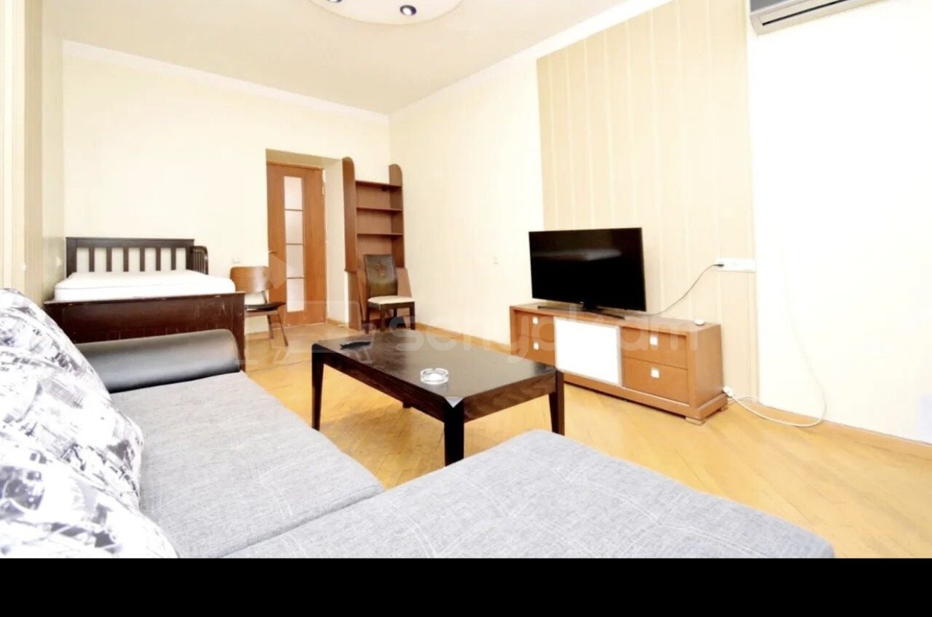 2 Սենյականոց Բնակարան Քարե Շենքում, 68քմ, 4/5 հարկ, Կապիտալ Վերանորոգված