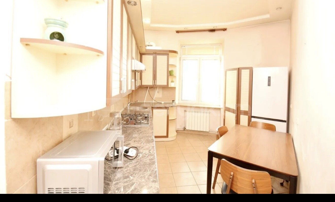 2 Սենյականոց Բնակարան Քարե Շենքում, 68քմ, 4/5 հարկ, Կապիտալ Վերանորոգված