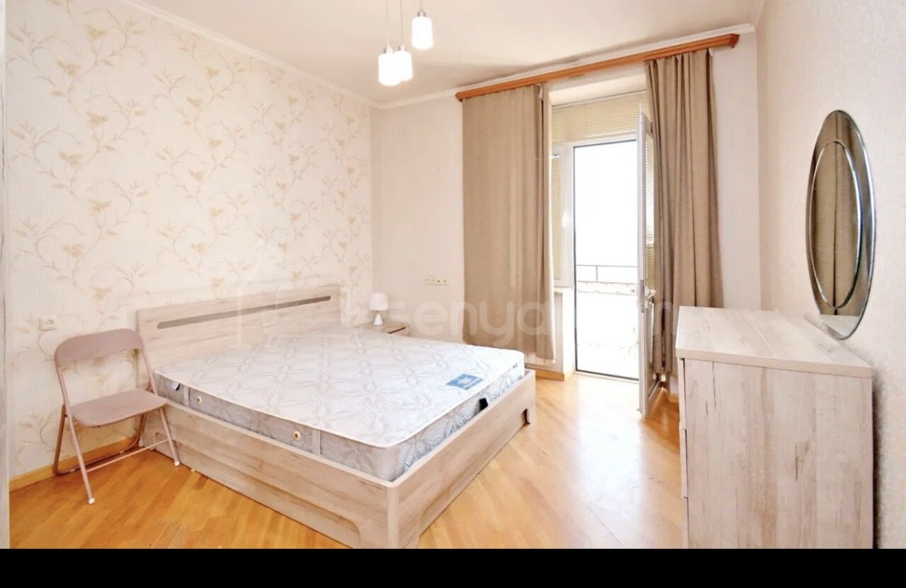 2 Սենյականոց Բնակարան Քարե Շենքում, 68քմ, 4/5 հարկ, Կապիտալ Վերանորոգված