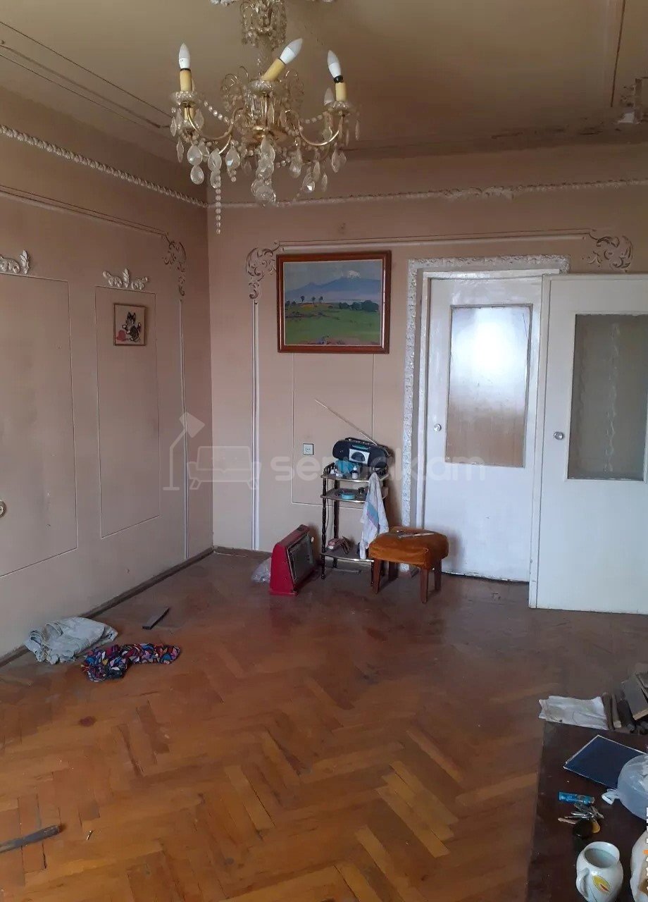 2 Սենյականոց Բնակարան Քարե Շենքում, 60քմ, 5/5 հարկ, Պետական Վիճակում