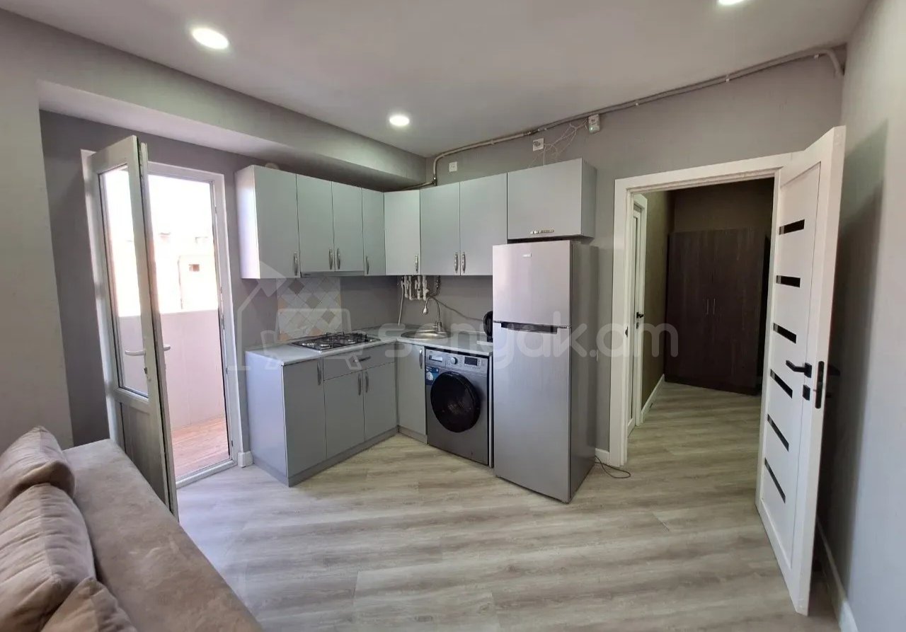 2 Սենյականոց Բնակարան, 40քմ, 9/9 հարկ, Դիզայներական Վերանորոգված, Կահավորված