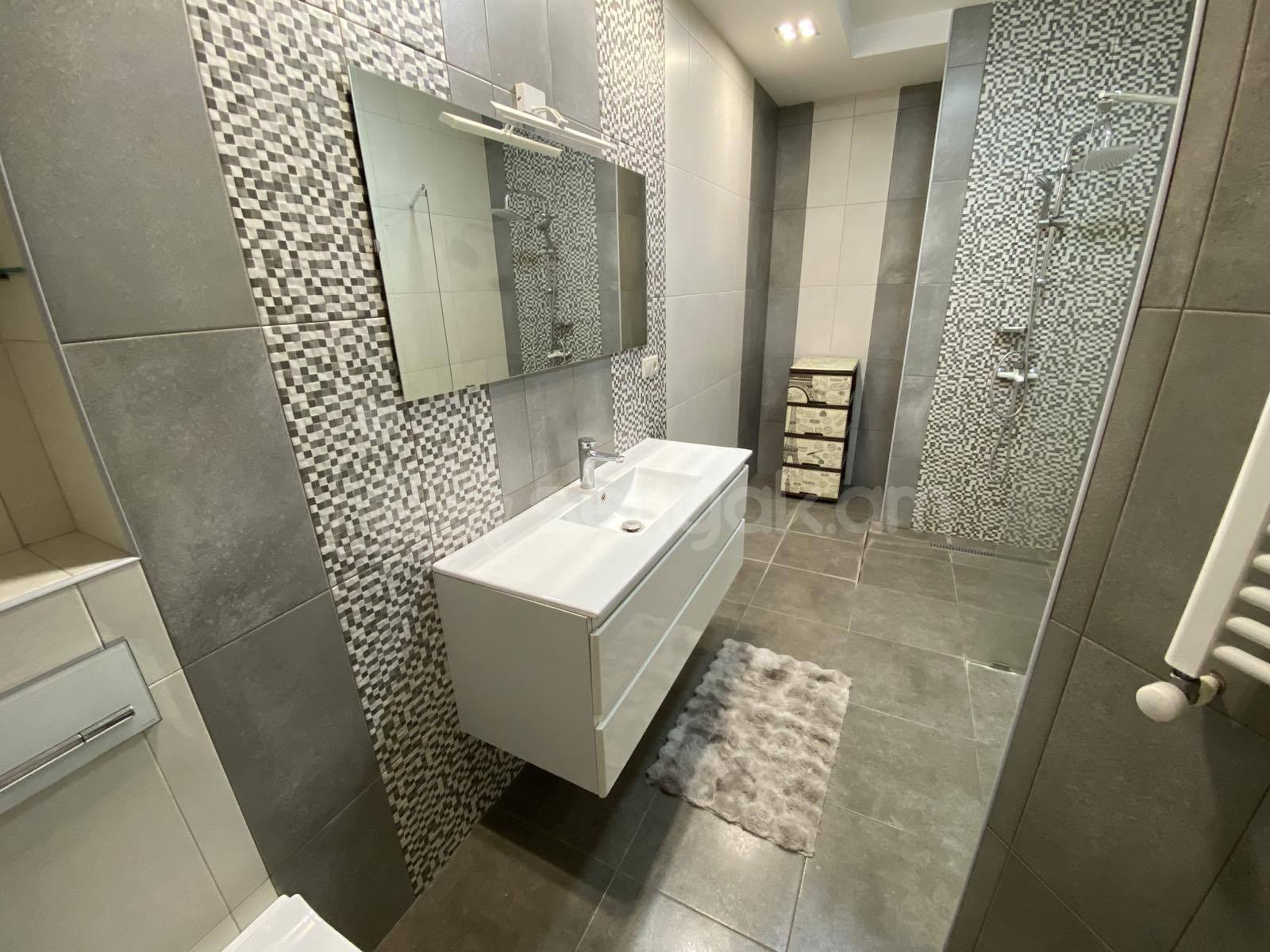 4 Սենյականոց Բնակարան Նորակառույցում, 144քմ, 1/6 հարկ, Կապիտալ Վերանորոգված, Կահավորված