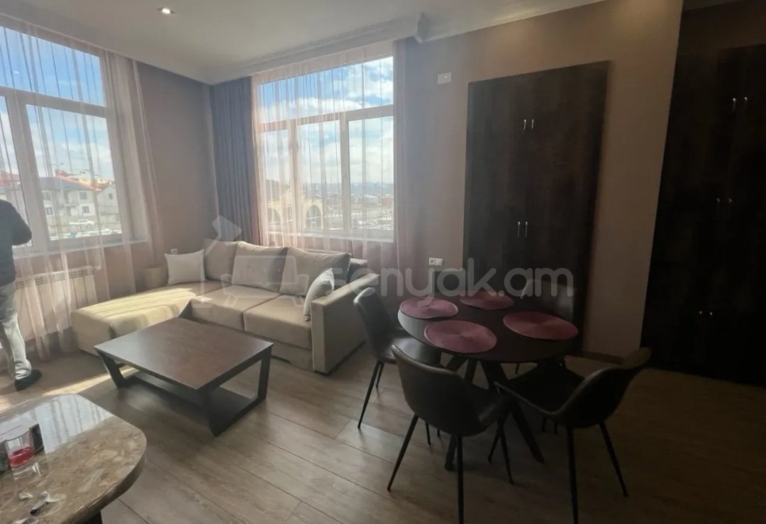 2 Սենյականոց Բնակարան Նորակառույց Քարե Շենքում, 70քմ, 3/3 հարկ, Դիզայներական Վերանորոգված, Կահավորված, Արևկող