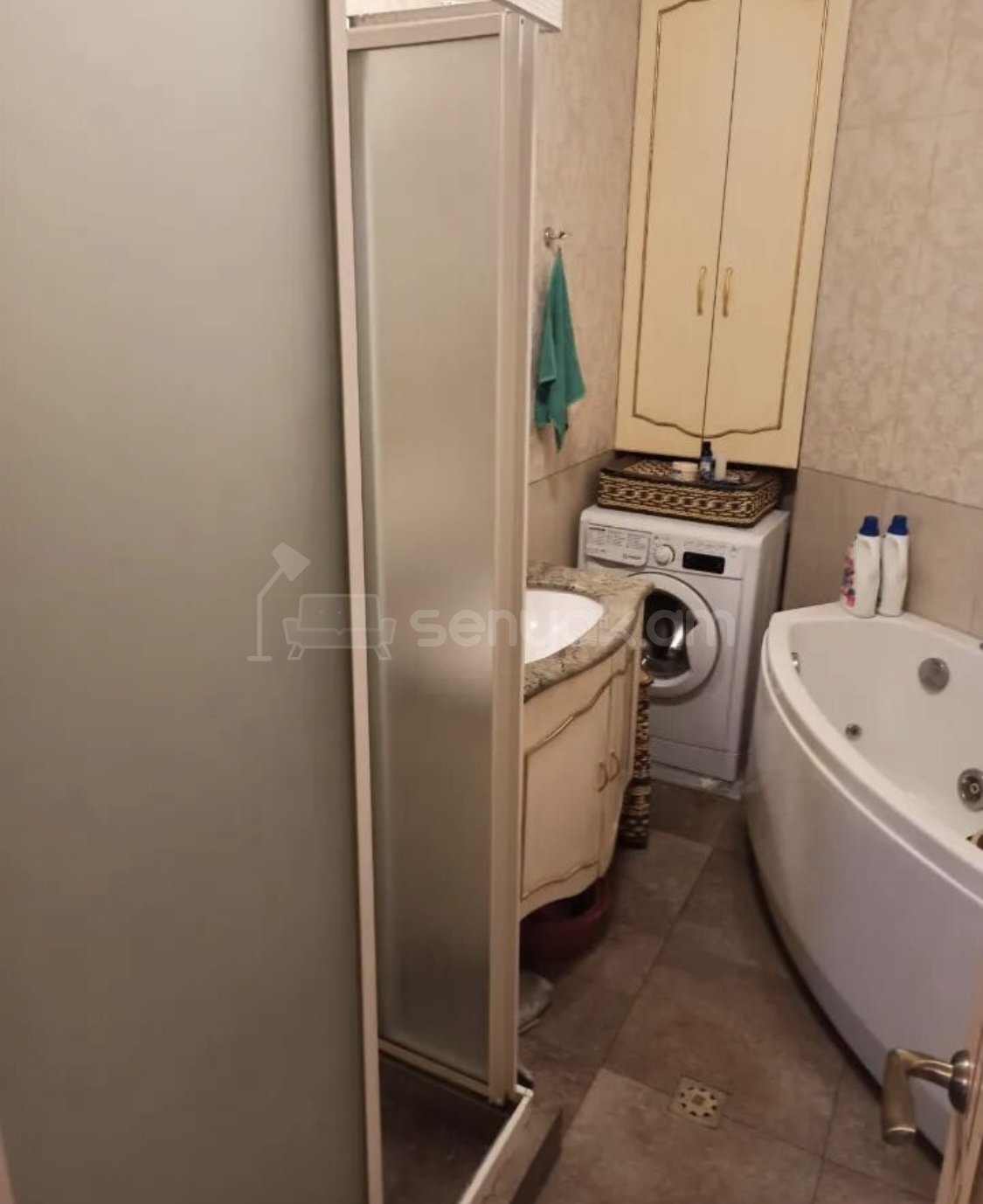 3 Սենյականոց Բնակարան Քարե Շենքում, 90քմ, 5/5 հարկ, Դիզայներական Վերանորոգված