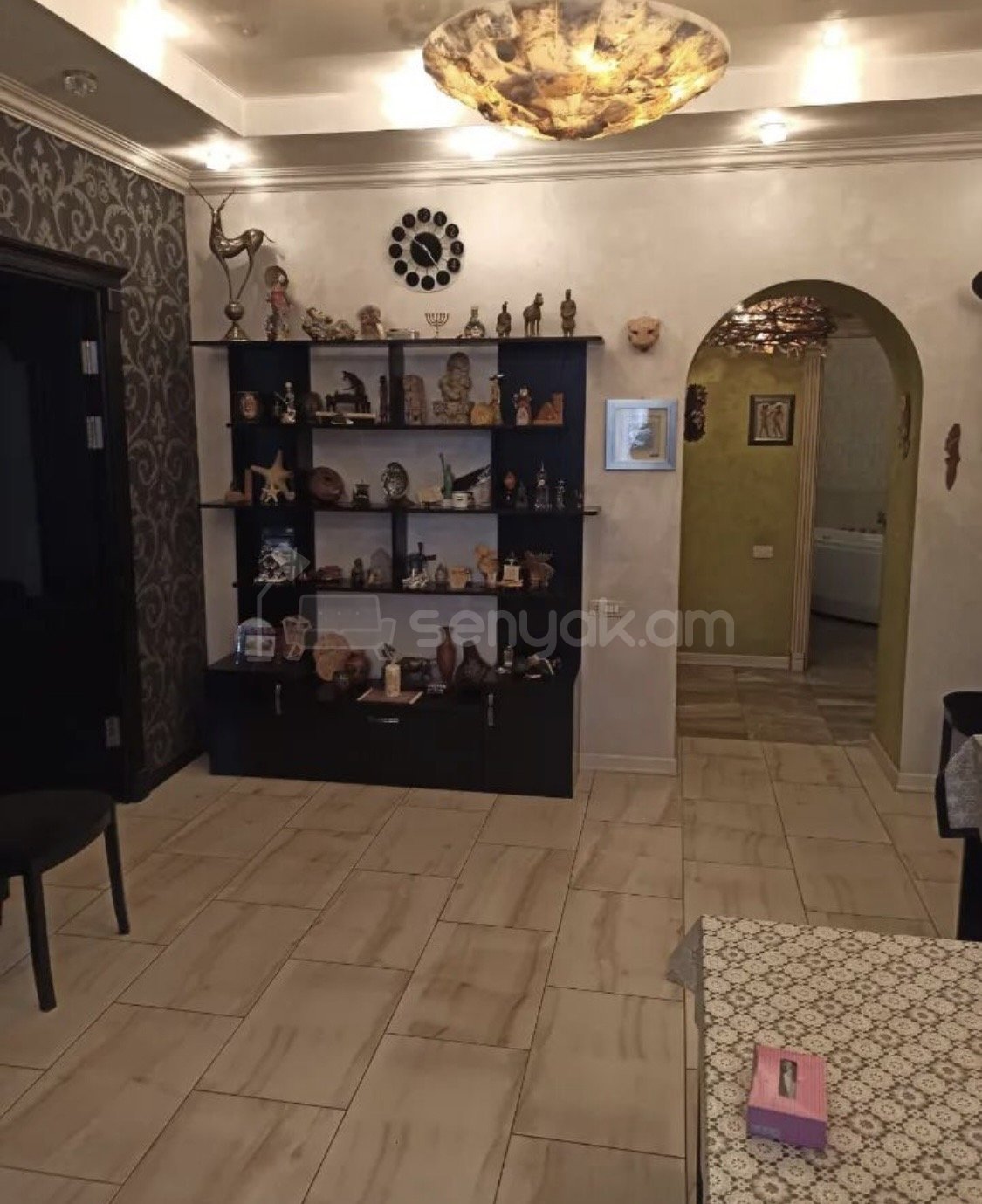 3 Սենյականոց Բնակարան Քարե Շենքում, 90քմ, 5/5 հարկ, Դիզայներական Վերանորոգված