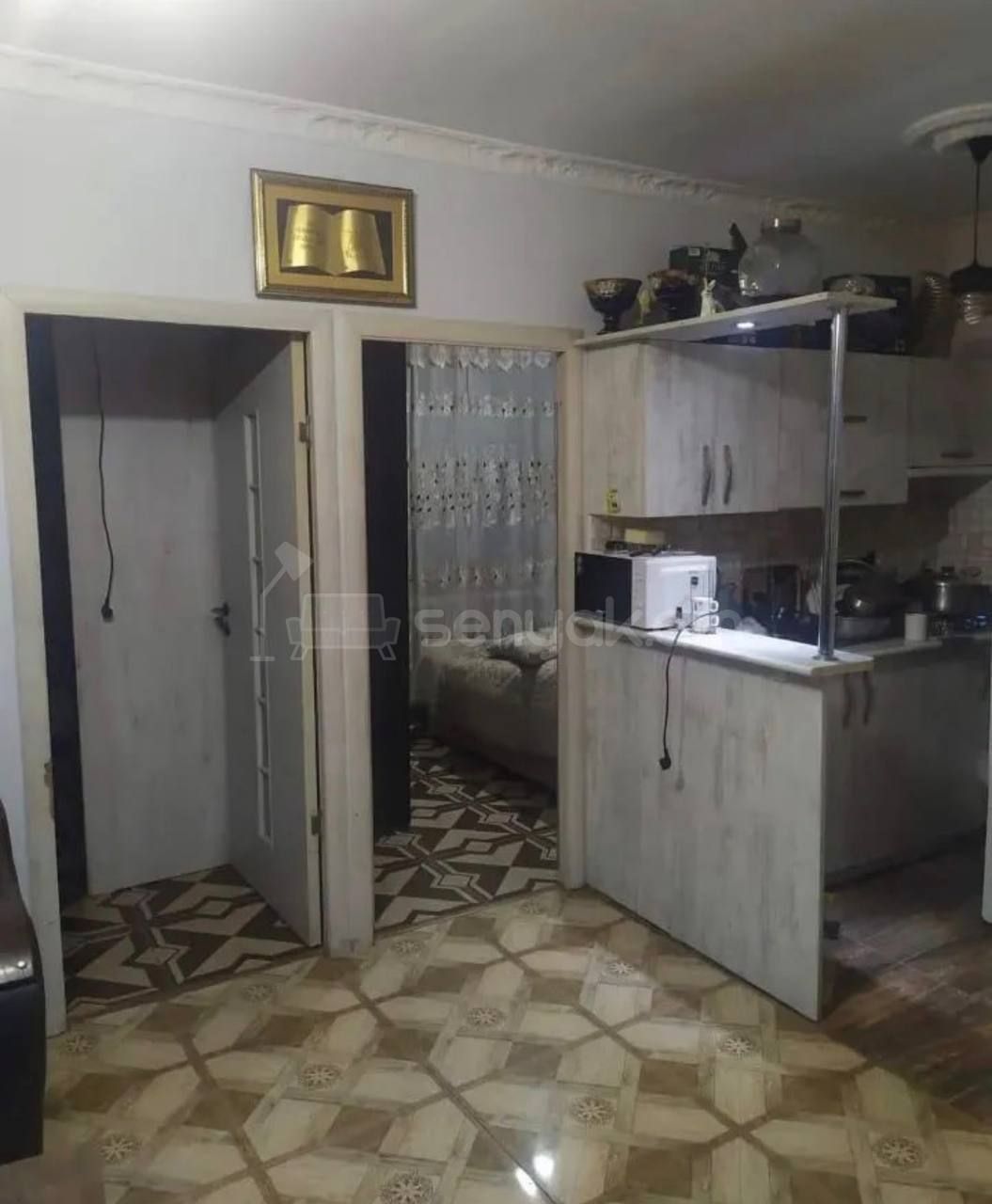 3 Սենյականոց Բնակարան Քարե Շենքում, 35քմ, 5/5 հարկ, Կապիտալ Վերանորոգված