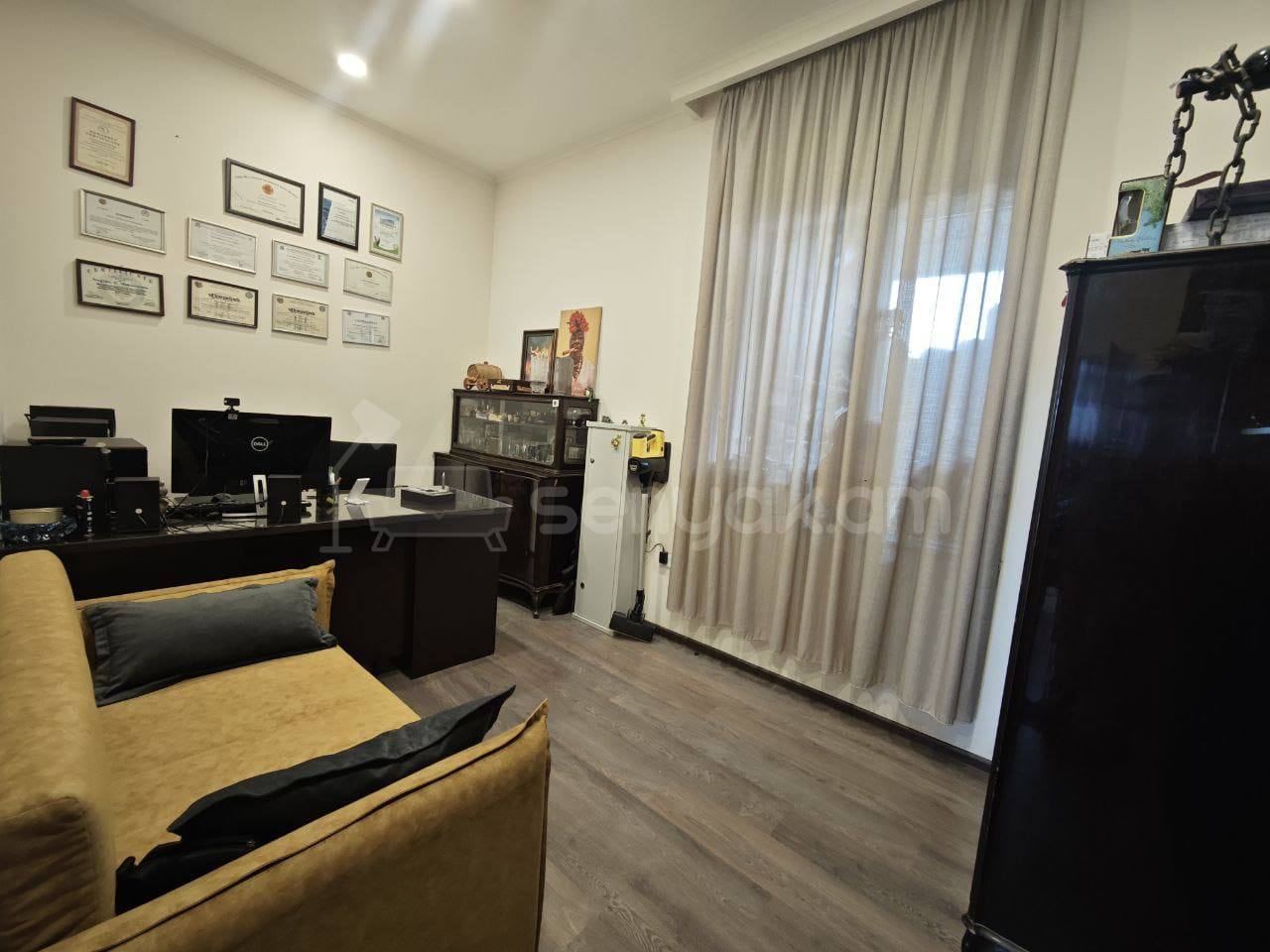 7 Սենյականոց Սեփական Տուն, 262քմ, Կապիտալ Վերանորոգված