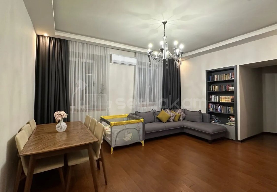 3 Սենյականոց Բնակարան Քարե Շենքում, 80քմ, 2/2 հարկ, Դիզայներական Վերանորոգված