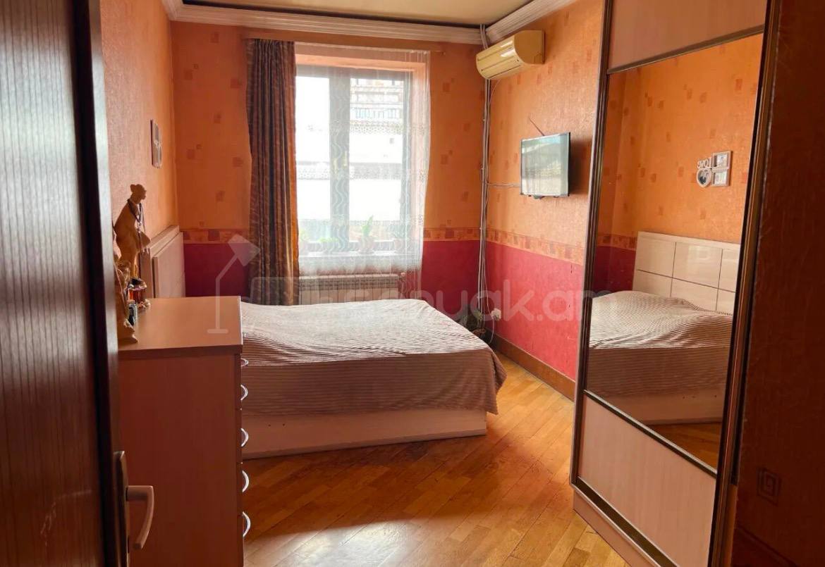 3 Սենյականոց Բնակարան Քարե Շենքում, 85քմ, 5/5 հարկ, Կապիտալ Վերանորոգված, Կահավորված, Արևկող