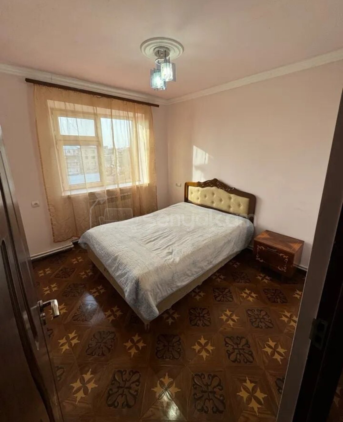 3 Սենյականոց Բնակարան Քարե Շենքում, 75քմ, 5/5 հարկ, Կապիտալ Վերանորոգված