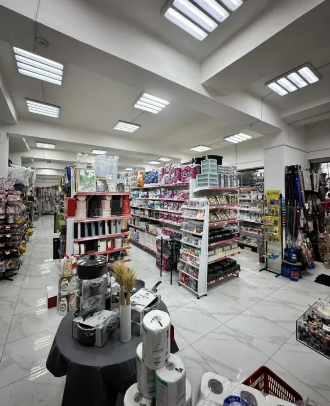 Առևտրի Տարածք, 202քմ, Կապիտալ Վերանորոգված