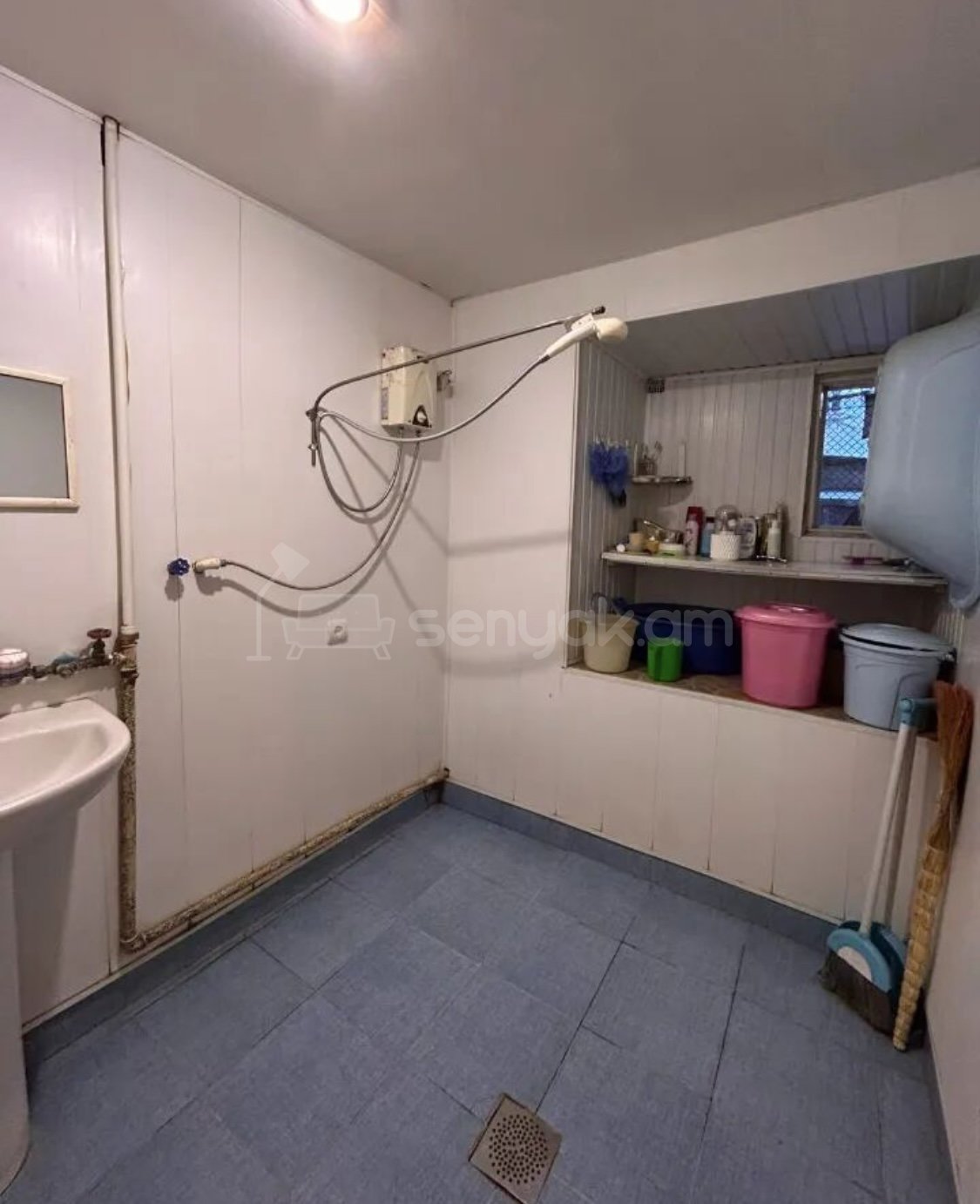 3 Սենյականոց Բնակարան Քարե Շենքում, 95քմ, 1/5 հարկ, Կոսմետիկ Վերանորոգված