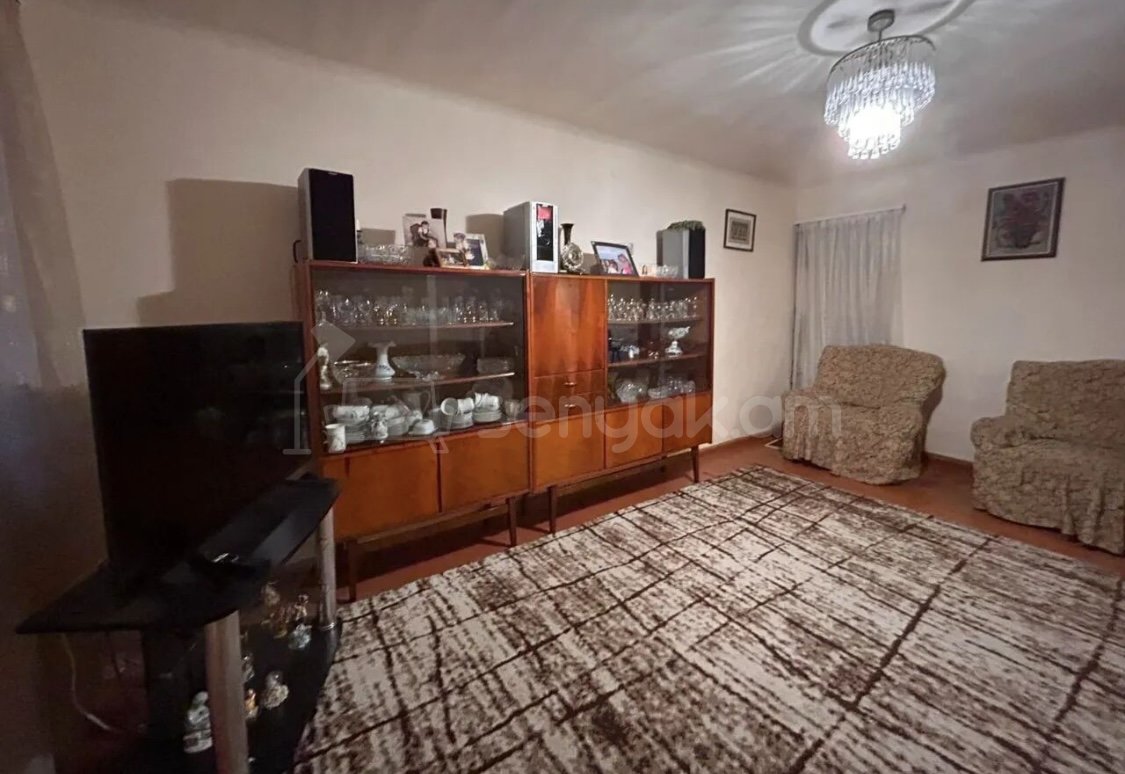 3 Սենյականոց Բնակարան Քարե Շենքում, 95քմ, 1/5 հարկ, Կոսմետիկ Վերանորոգված