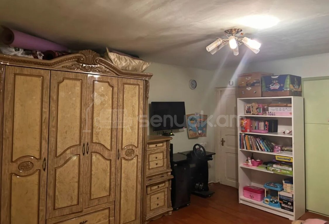 3 Սենյականոց Բնակարան Քարե Շենքում, 95քմ, 1/5 հարկ, Կոսմետիկ Վերանորոգված