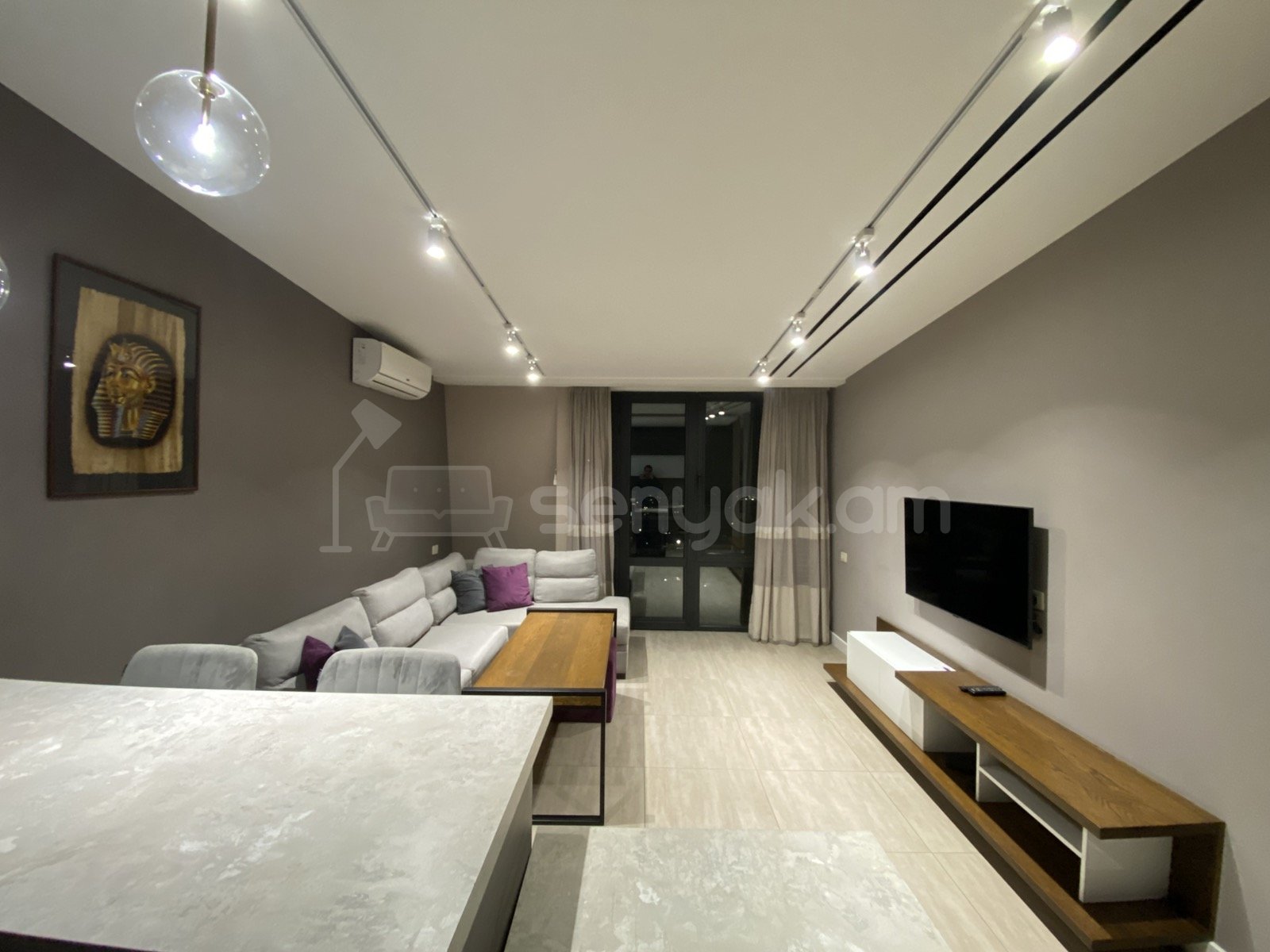 2 Սենյականոց Բնակարան, 55քմ, 4/4 հարկ, Դիզայներական Վերանորոգված, Կահավորված