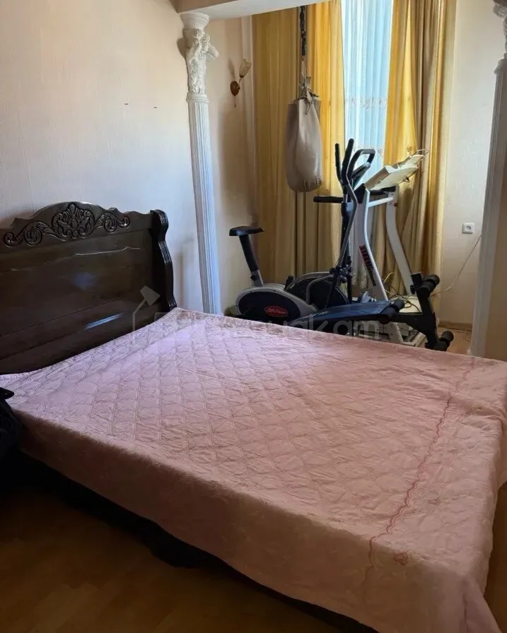 3 Սենյականոց Բնակարան Քարե Շենքում, 85քմ, 3/5 հարկ, Կոսմետիկ Վերանորոգված, Կահավորված, Արևկող