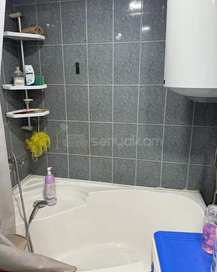 3 Սենյականոց Բնակարան Քարե Շենքում, 85քմ, 3/5 հարկ, Կոսմետիկ Վերանորոգված, Կահավորված, Արևկող