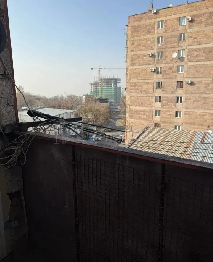 3 Սենյականոց Բնակարան Քարե Շենքում, 85քմ, 3/5 հարկ, Կոսմետիկ Վերանորոգված, Կահավորված, Արևկող