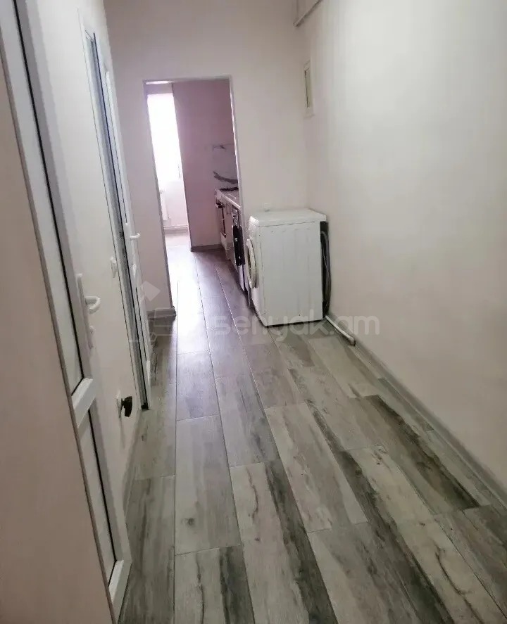 2 Սենյականոց Բնակարան Քարե Շենքում, 68քմ, 5/5 հարկ, Կապիտալ Վերանորոգված, Կահավորված