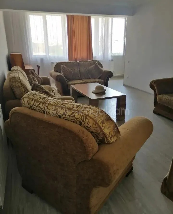 2 Սենյականոց Բնակարան Քարե Շենքում, 68քմ, 5/5 հարկ, Կապիտալ Վերանորոգված, Կահավորված